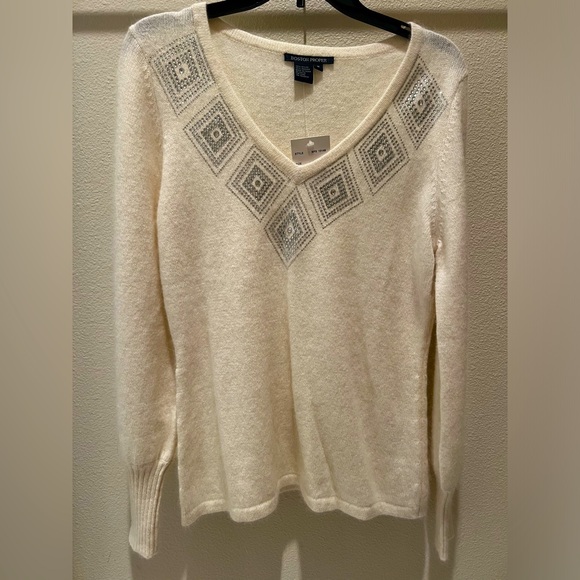 Boston Proper Sweaters - NWT Boston Proper Women’s Medium White Bedazzled V-Neck Angora Sweater!